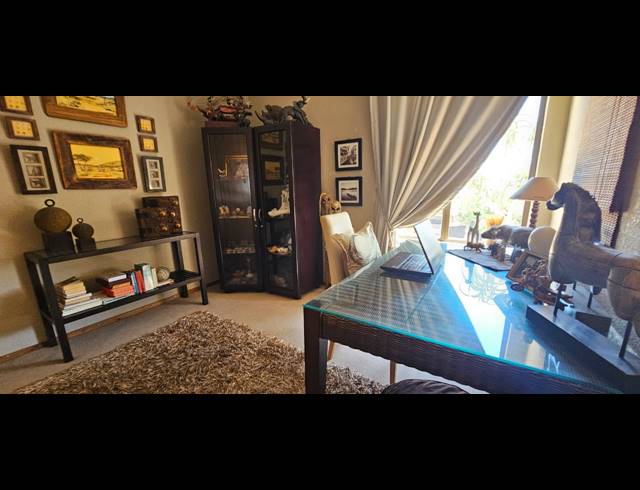 3 BEDROOM FREESTANDING FOR SALE IN CASHAN
